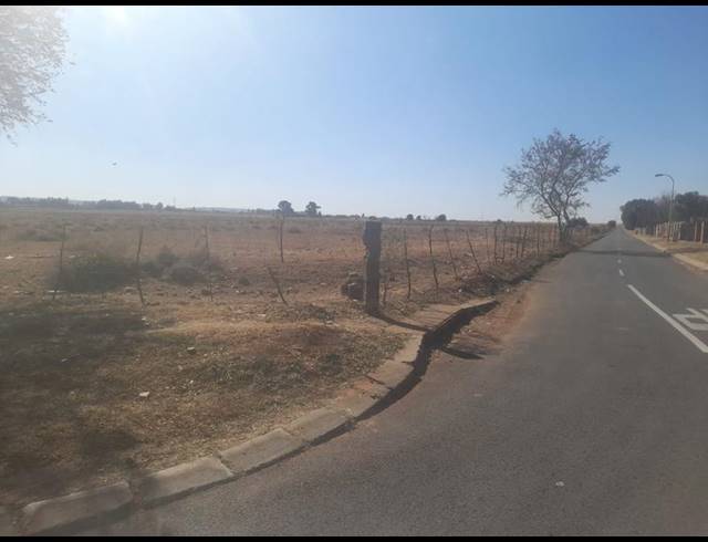 FARM FOR SALE IN GOLF PARK